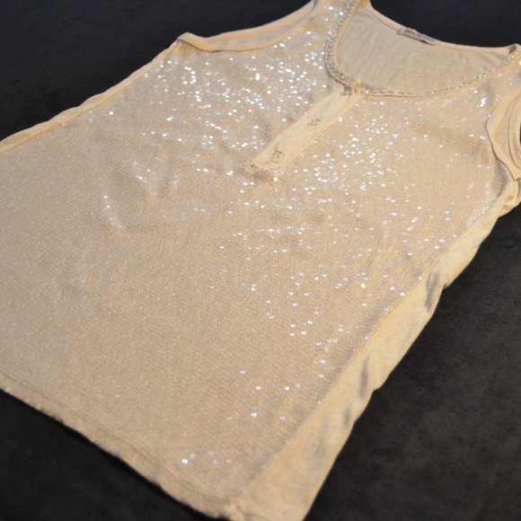 Made in Italy full sequin front nude henley camisole size S - Picture 6 of 15